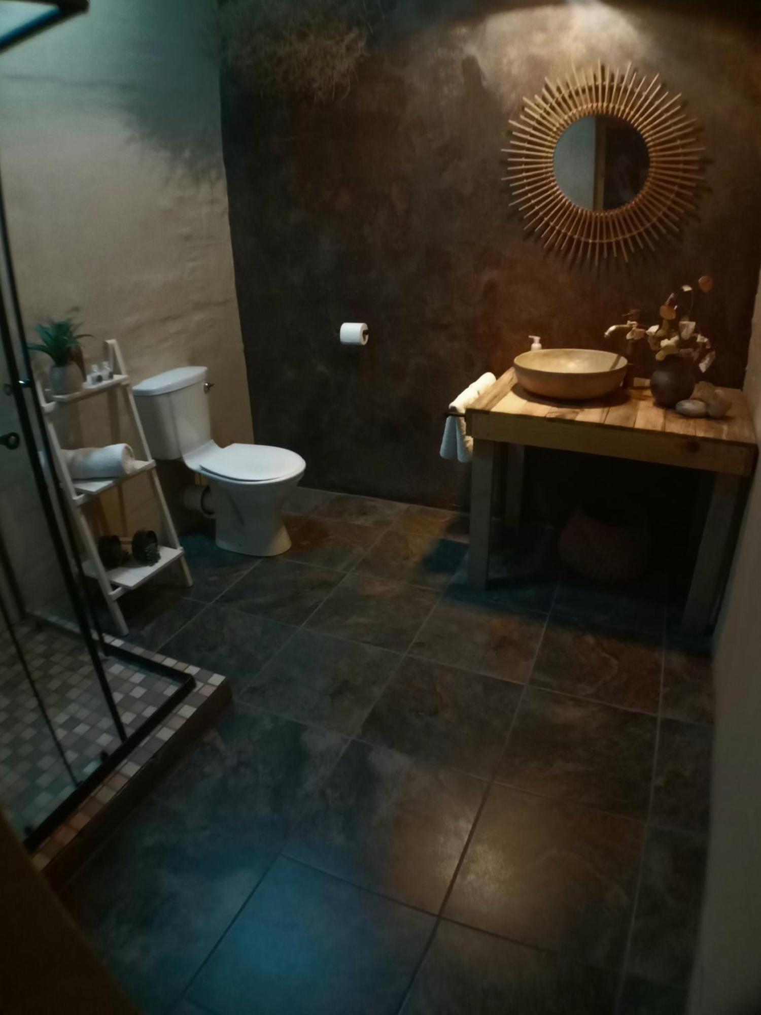 Ashtree Guesthouse Хановер Екстериор снимка