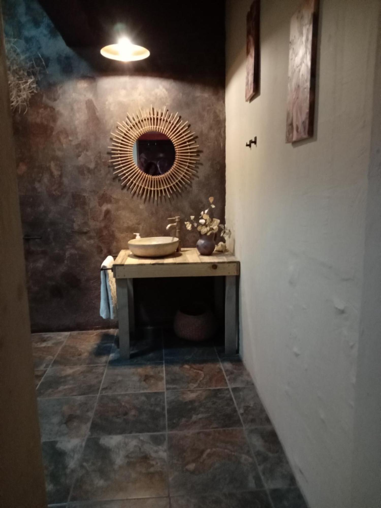 Ashtree Guesthouse Хановер Екстериор снимка